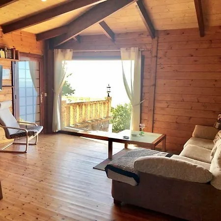Wood House, Sea Views * Montaneta