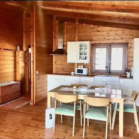 Wood House, Sea Views Сasa de vacaciones