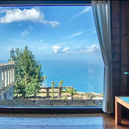 Wood House, Sea Views Holiday home Montaneta